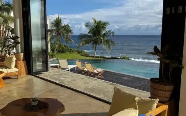 Trogon's Perch Clifftop Oceanfront Resort