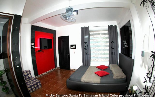 Micky Santoro Hotel & Restaurant