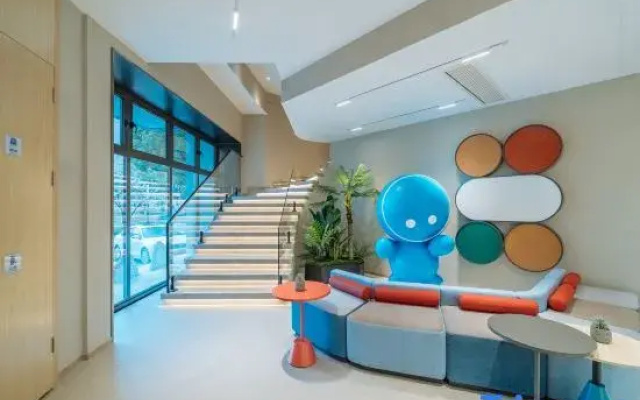 Homeinn · neo (Hangzhou Zijingang, Zhejiang Univ. Sanba Subway Station)