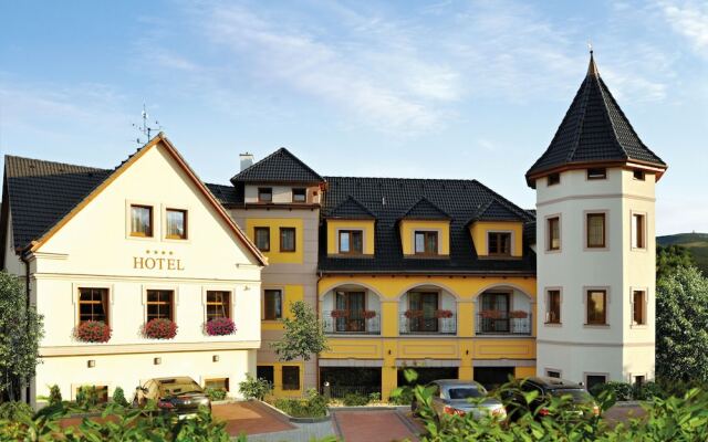 hotelImage