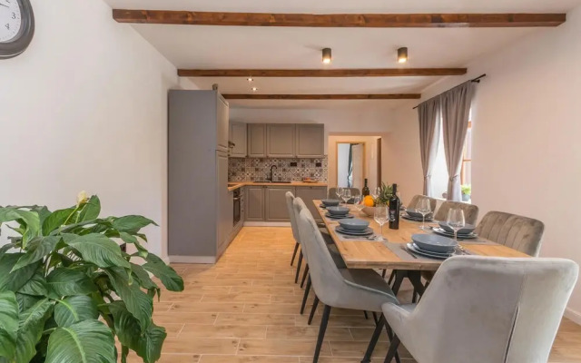 Awesome Home in Lisicic With 3 Bedrooms, Wifi and Sauna