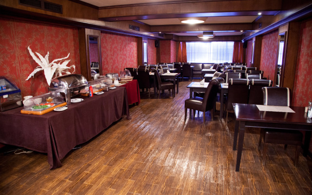 Hotel Megalos