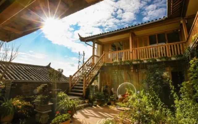Floral Hotel · Dream Lijiang Inn Lijiang
