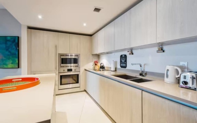 Lyfe Residence Building - Private apts over the beach