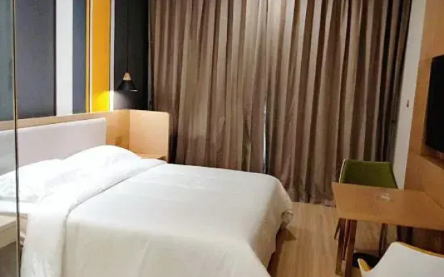 Grape Hotel (Yingkou Ping'an)