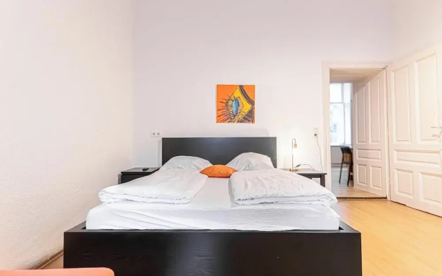 Cozy 2BR Apt With Great Connectivity