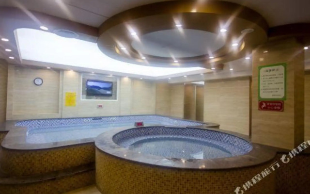 New Residence Hotel (Weihai Station)