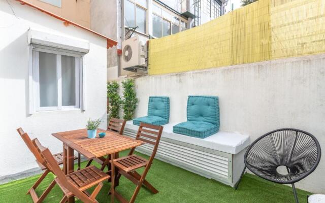 Sunny Apartment with Patio, By TimeCooler