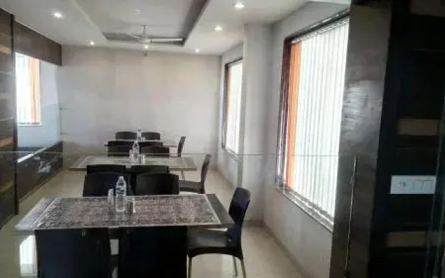 Hotel Sai Ramanand