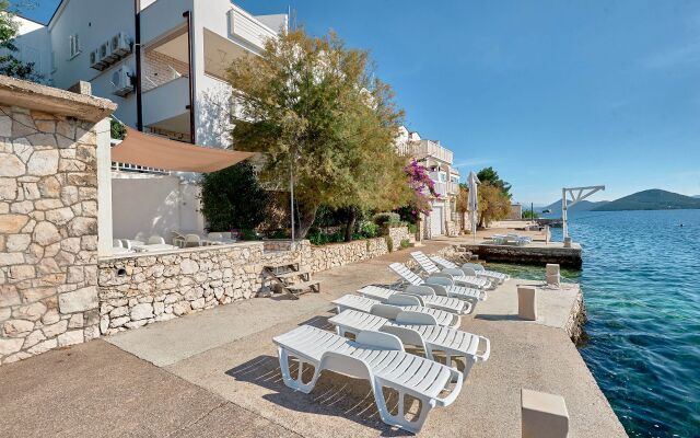 Studio apartment Sea front - free parking A4 Klek, Riviera Dubrovnik