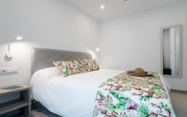 VV LOYANT CANTERAS "by henrypole home"