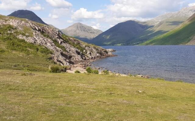 NEW for 2022 season. Superb Victorian Townhouse