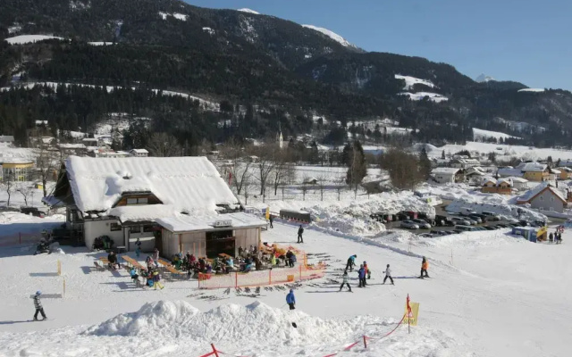 Spacious Chalet near Ski Slopes in Kotschach-Mauthen