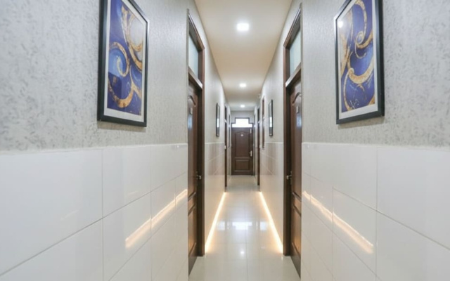 Shri Sai Guest House - Opp Azadpur Main Mandi