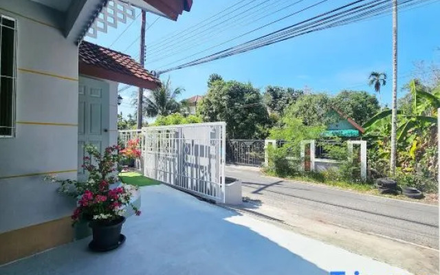 Yachting House  Thalang,Near the beach and airport