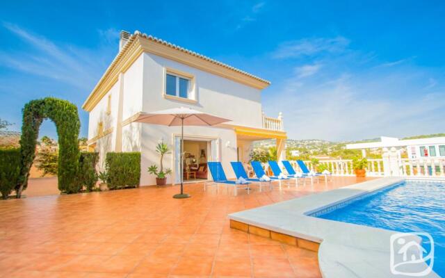 Abahana Villas La Marina