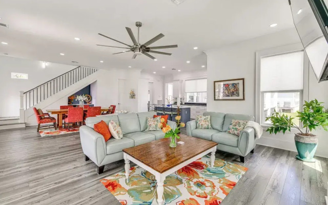 Walk to Pass Christian Beach: Stunning Family Home