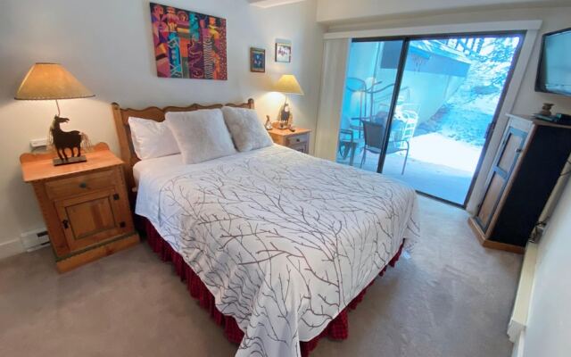 #010 Vail International