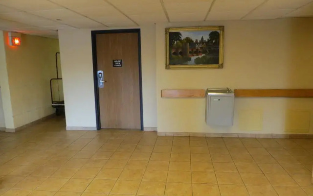 Motel 6 Elk Grove Village, IL - O'Hare