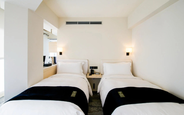 Swiio Hotel Daan