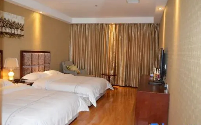 The westside Lancaster Hotel