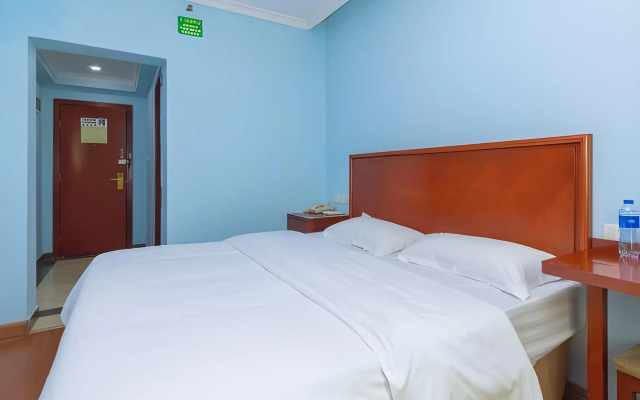 GreenTree Inn Chongqing Shiqiaopu Computer City Light Rail Stine Express Hotel