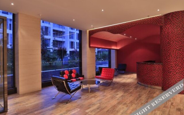 Beijing Yizhuang Rongjingxijie Atour Hotel