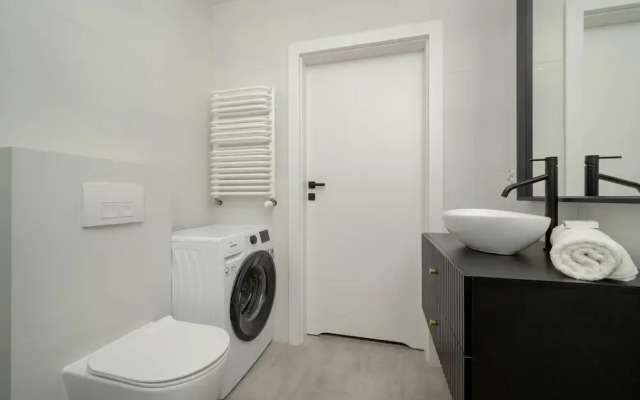 Elegant Studio Free Garage by Renters
