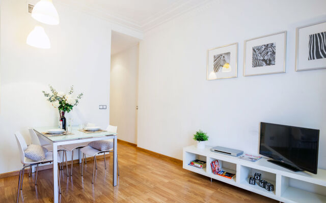 Feelathome Gran Via Apartment