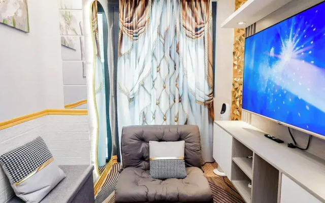 Sapphira Manor Luxurious Condo by the Bay
