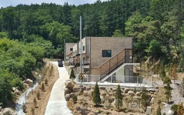 Gomori Kkumkkuneun Soop