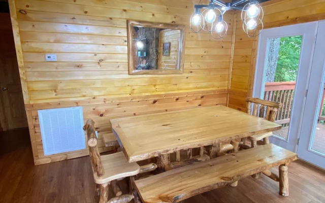 Million Dollar View - Four Bedroom Cabin