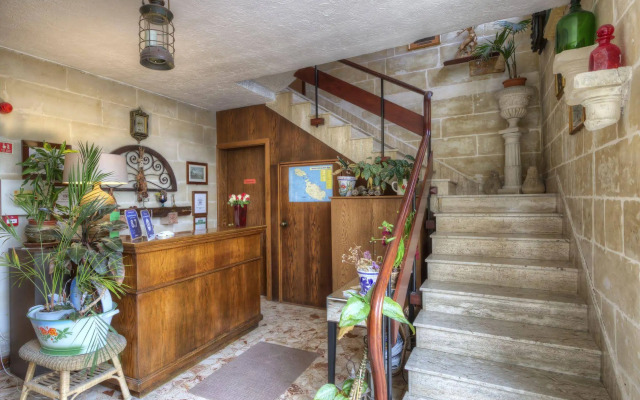 Green Grove Guest House