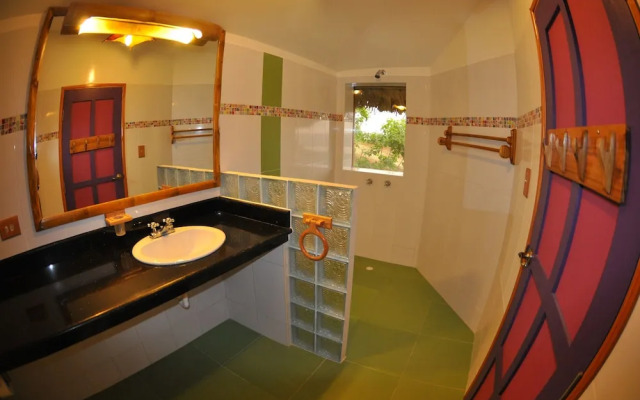 Azuluna Eco-Lodge