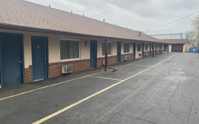 Courtesy Motel