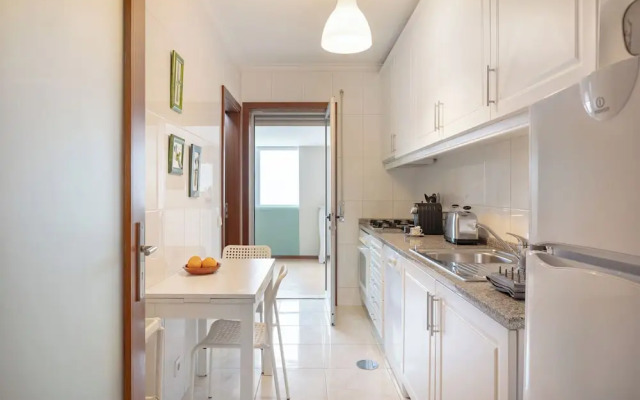 Espinho Retreat with Balcony