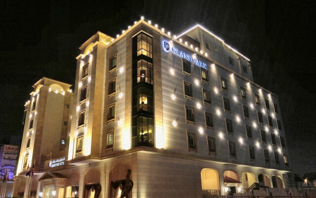 Grand Park Hotel