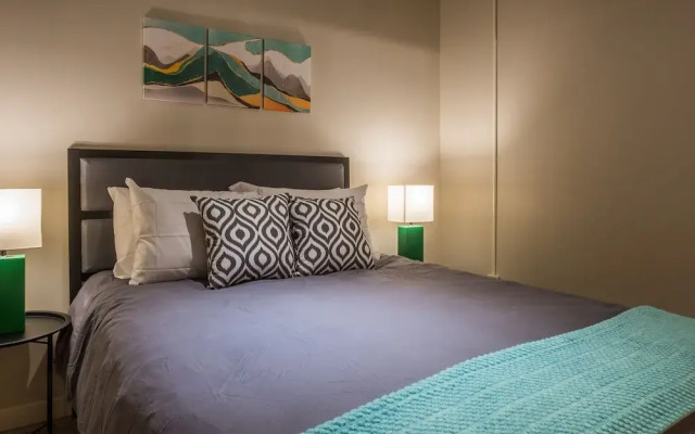 Bright Apartments on Allegheny River