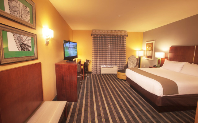 Holiday Inn Express & Suites Perry-National Fairground Area #34 by IHG