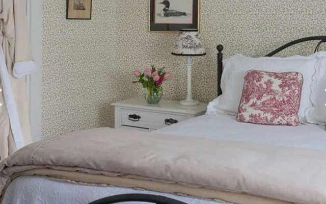 Dockside Guest Quarters & Restaurant