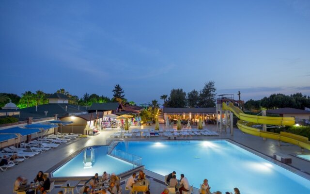 Senza Inova Beach Hotel