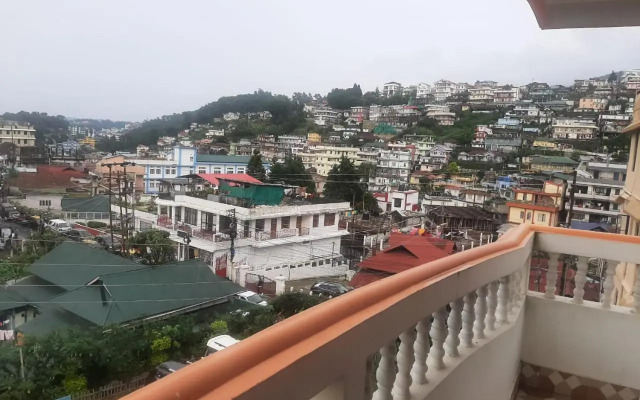 Red Pine Guest House (Indians Only)