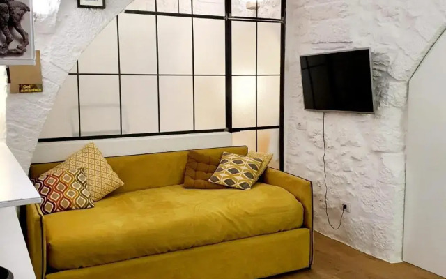 Beautiful Garden Apartment in Cisternino