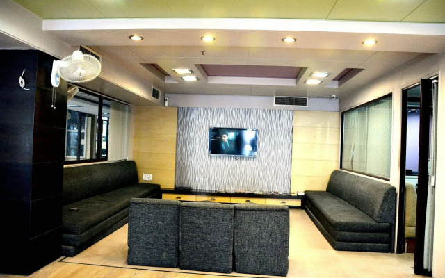 Hotel Arco Palace