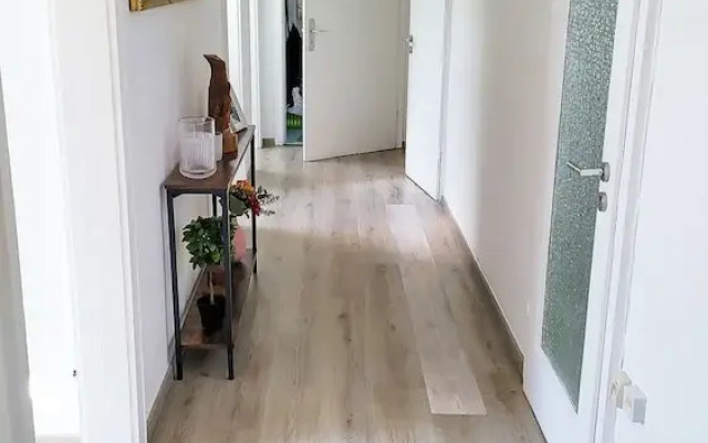 DG Rechts 40m 2-Zimmer Wohnung