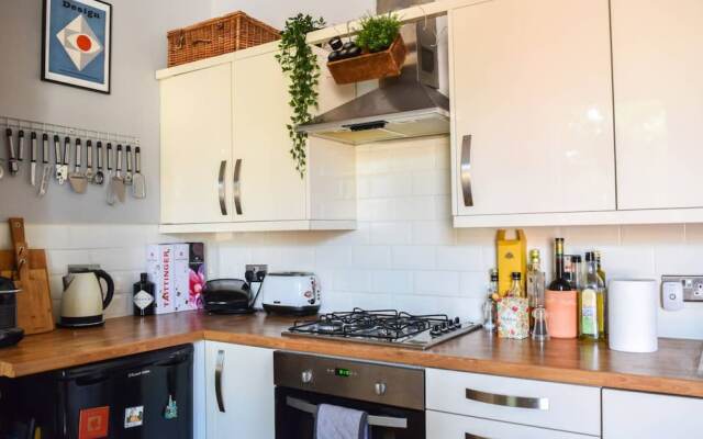 1 Bedroom Flat Close to Clapton Station