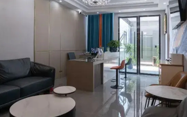 Linfeng Hotel (Wanzhou Railway Station)