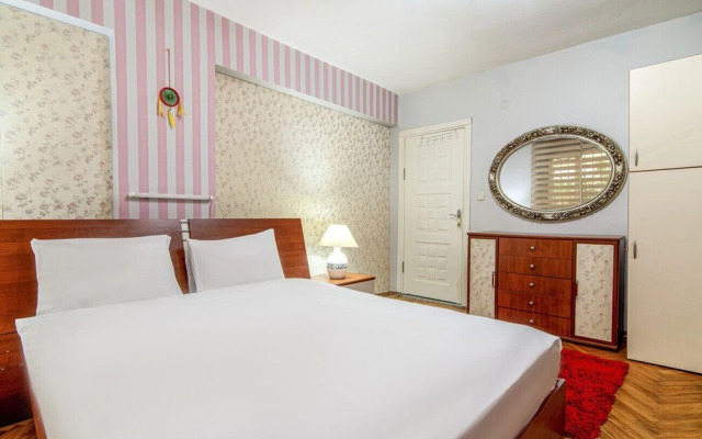 Wonderful Apartment Close to Malls in Sisli