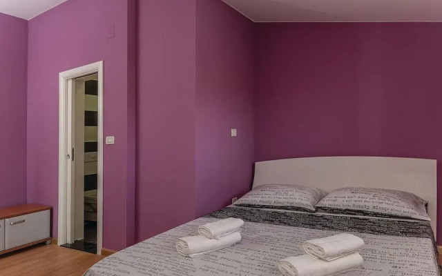 Nice Home in Kastel Novi With Sauna, Wifi and 8 Bedrooms