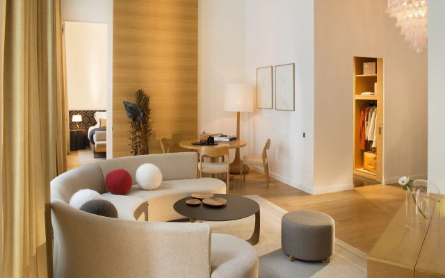 Hotel Marignan Champs - Elysées